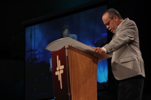 Maestro, Apologista y Orador en América Latina y Estados Unidos.